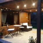 kültéri finn szauna esti hangulatban kültéri szaunaház